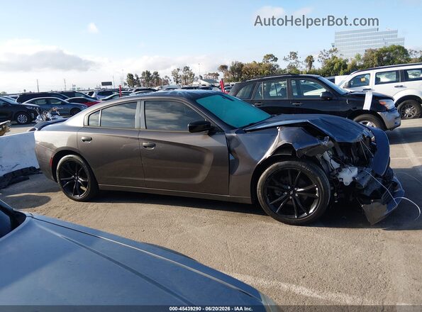 2C3CDXBG5JH197012 2018 DODGE CHARGER Gray Widok wnętrza z tyłu