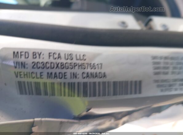 2C3CDXBG5PH576617 2023 DODGE CHARGER Silver Vista del compartimento del motor