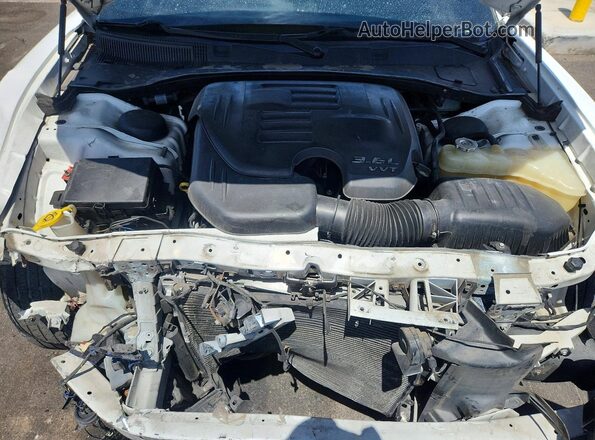 2C3CDXBG6HH627057 2017 DODGE CHARGER White Widok wnętrza z tyłu