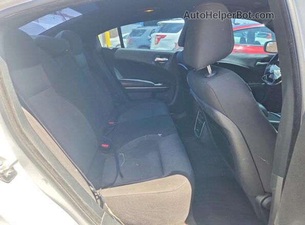 2C3CDXBG6HH627057 2017 DODGE CHARGER White Widok tylnych siedzeń