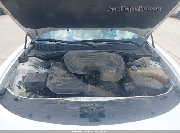 2C3CDXBG6LH176544 2020 DODGE CHARGER White Вид ззаду