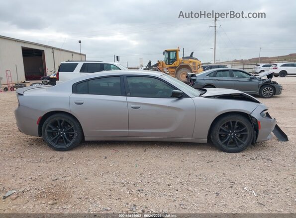 2C3CDXBG7JH151049 2018 DODGE CHARGER Silver Rear interior view