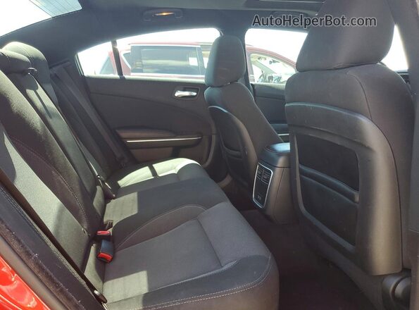 2C3CDXBG9HH642135 2017 DODGE CHARGER Red Vista de los asientos traseros
