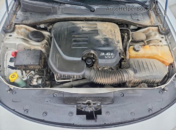 2C3CDXBG9KH712224 2019 DODGE CHARGER Серебряный Вид задней части салона