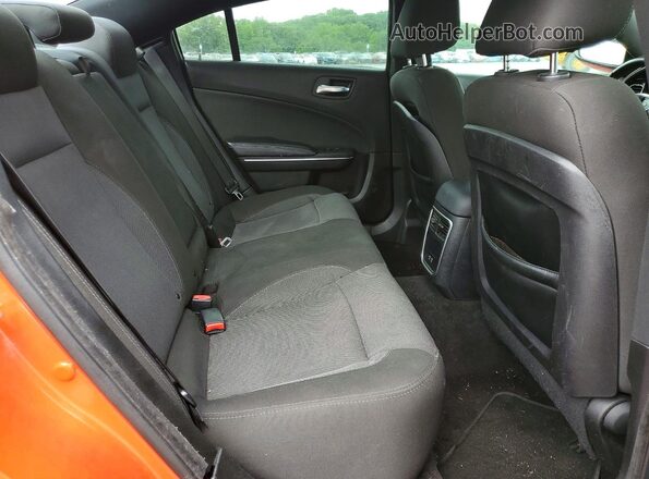2C3CDXBGXGH347219 2016 DODGE CHARGER Orange Rear seats view
