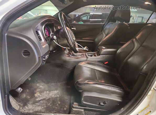 2C3CDXBGXLH217550 2020 DODGE CHARGER White Вид салону спереду