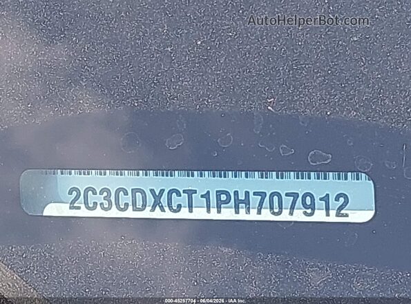 2C3CDXCT1PH707912 2023 DODGE CHARGER Purple Vista del compartimento del motor