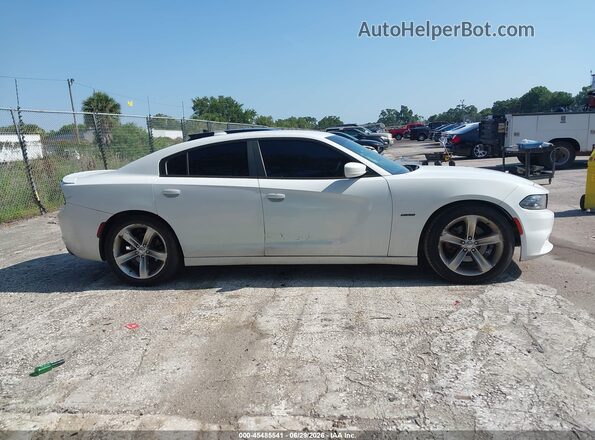 2C3CDXCT2GH227362 2016 DODGE CHARGER White Widok wnętrza z tyłu