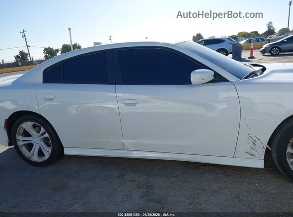 2C3CDXCT4NH264328 2022 DODGE CHARGER White Вид задньої частини салону