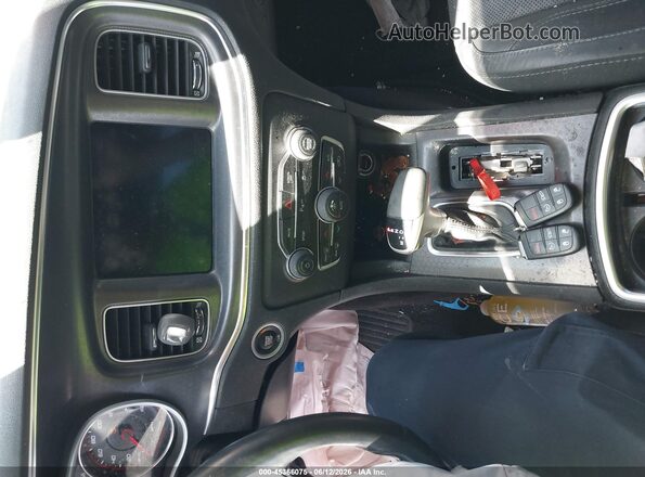 2C3CDXCT7JH176979 2018 DODGE CHARGER White Առջևի վահանակի տեսք