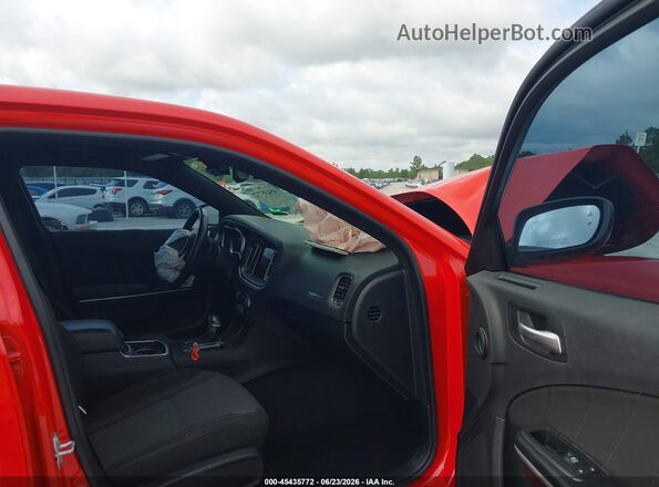 2C3CDXCT7JH200486 2018 DODGE CHARGER Red Вид салону спереду