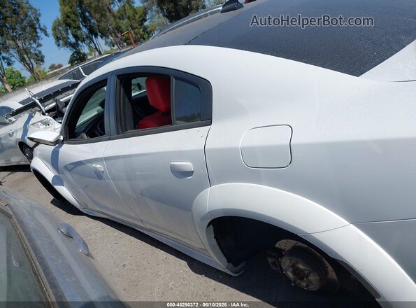 2C3CDXCT8HH572106 2017 DODGE CHARGER White Widok wnętrza z tyłu
