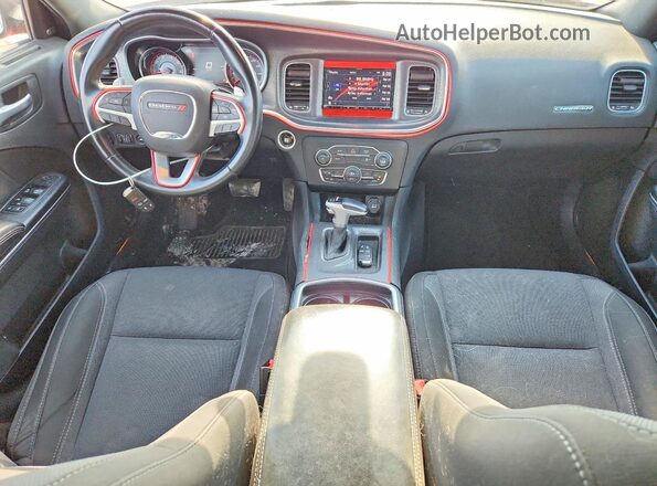 2C3CDXCTXHH520086 2017 DODGE CHARGER Красный Вид панели приборов