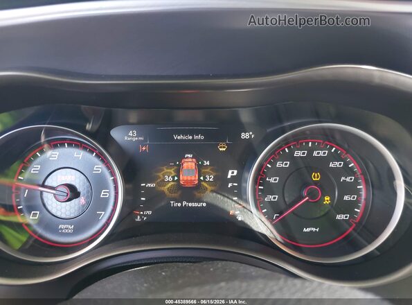 2C3CDXGJ1KH558435 2019 DODGE CHARGER White Widok tylnych siedzeń
