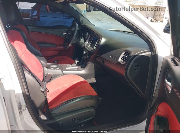 2C3CDXGJ1KH558435 2019 DODGE CHARGER White Widok wnętrza z przodu