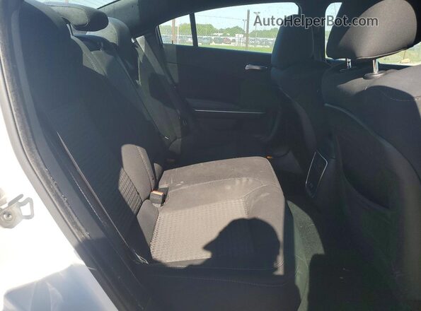 2C3CDXGJ1KH638012 2019 DODGE CHARGER White Vista de los asientos traseros