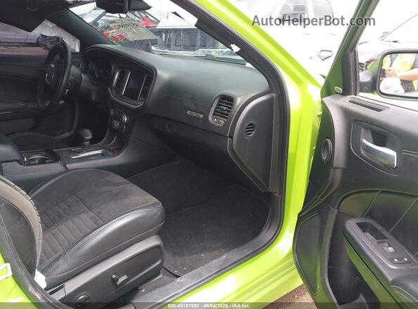 2C3CDXGJ3PH589001 2023 DODGE CHARGER Зеленый Вид салона спереди