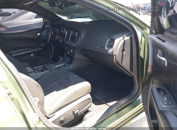 2C3CDXGJ4KH701152 2019 DODGE CHARGER Green Вид салону спереду