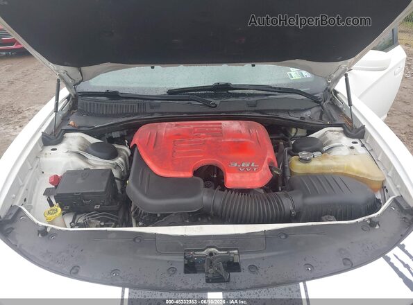 2C3CDXHG3GH138640 2016 DODGE CHARGER White Rear view