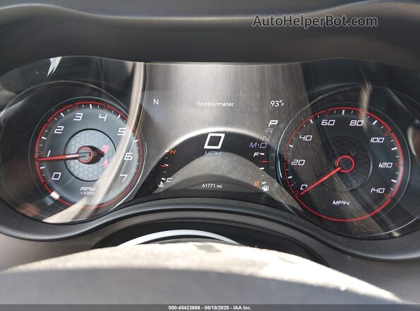 2C3CDXHG4PH603586 2023 DODGE CHARGER Red Widok tylnych siedzeń