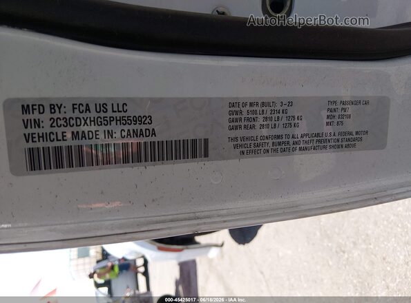 2C3CDXHG5PH559923 2023 DODGE CHARGER White Widok komory silnika