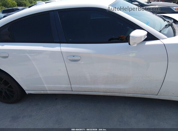 2C3CDXHG6GH286071 2016 DODGE CHARGER White Rear interior view