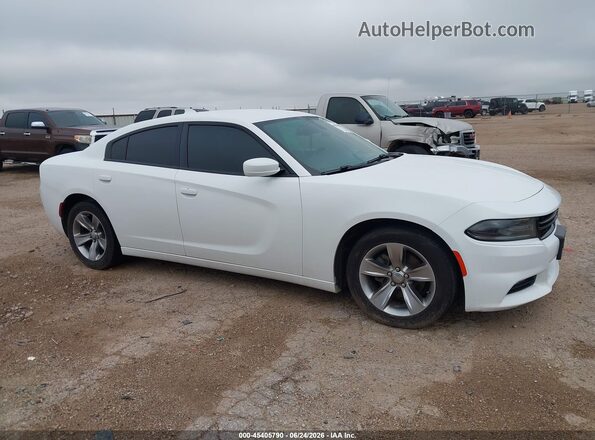 2C3CDXHG9GH186062 2016 DODGE CHARGER Белый Вид задней части салона