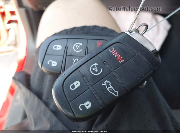 2C3CDXHG9JH238779 2018 DODGE CHARGER Красный Вид панели приборов