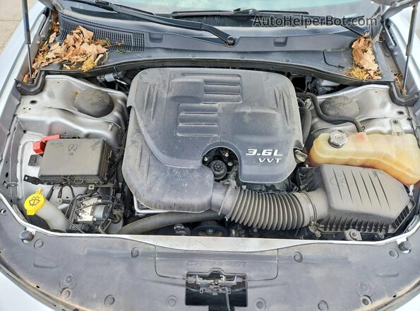 2C3CDXHGXNH189422 2022 DODGE CHARGER Silver Vista interior trasera