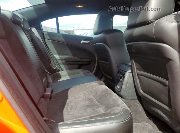 2C3CDXHGXPH645941 2023 DODGE CHARGER Orange Vista de los asientos traseros