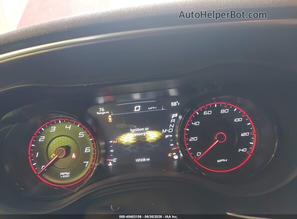 2C3CDXJGXJH230880 2018 DODGE CHARGER Red Widok tylnych siedzeń