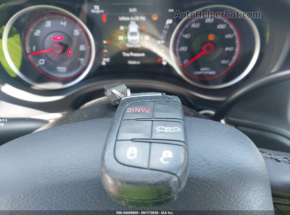 2C3CDXKT7KH749642 2019 DODGE CHARGER White Widok deski rozdzielczej