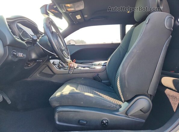 2C3CDZAG0JH120593 2018 DODGE CHALLENGER Gray Widok wnętrza z przodu
