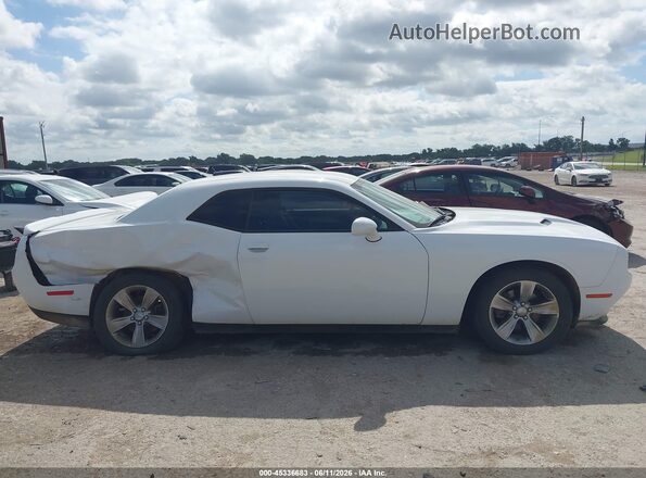 2C3CDZAG1GH101365 2016 DODGE CHALLENGER White Vista interior trasera