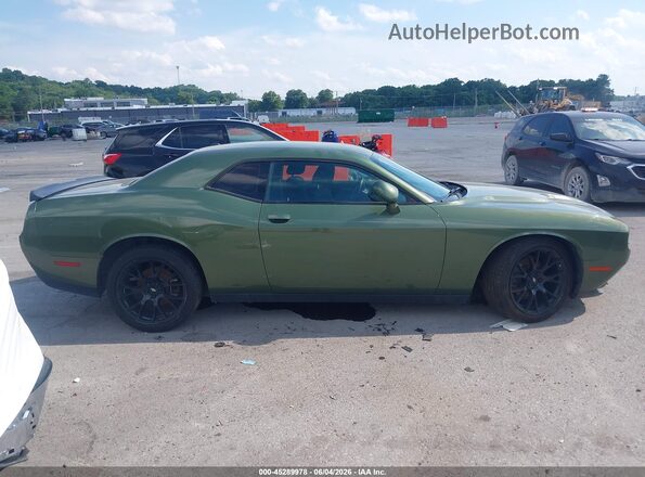 2C3CDZAG1JH305929 2018 DODGE CHALLENGER Green Vista interior trasera