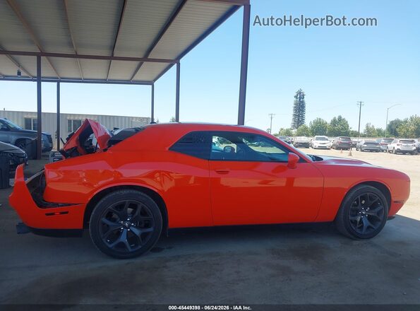2C3CDZAG1LH254189 2020 DODGE CHALLENGER Orange Widok wnętrza z tyłu