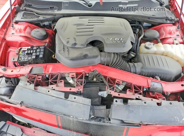2C3CDZAG2HH572992 2017 DODGE CHALLENGER Red Widok wnętrza z tyłu