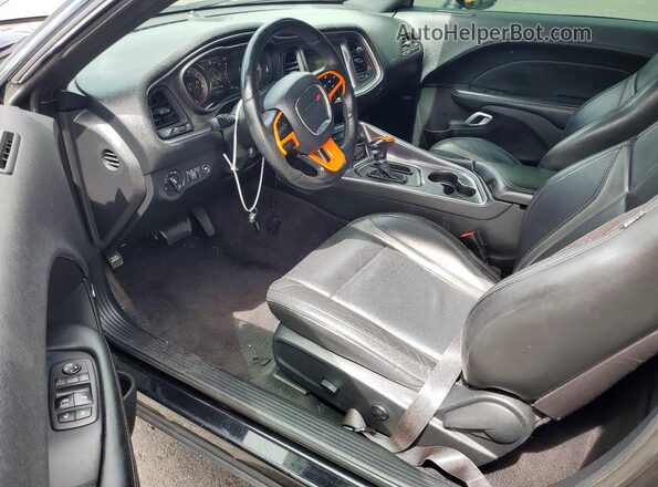 2C3CDZAG2HH607059 2017 DODGE CHALLENGER Черный Вид панели приборов