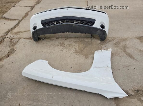 2C3CDZAG2KH531561 2019 DODGE CHALLENGER Белый Вид подкапотного пространства