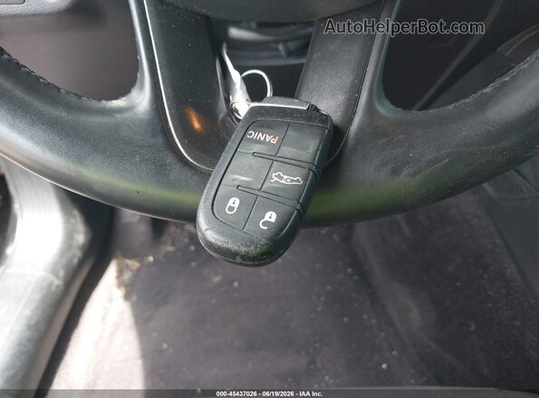2C3CDZAG3HH638031 2017 DODGE CHALLENGER Серый Вид панели приборов