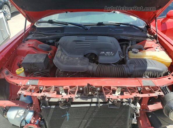 2C3CDZAG4GH290805 2016 DODGE CHALLENGER Красный Вид задней части салона