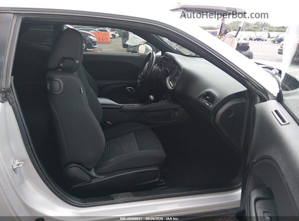 2C3CDZAG4MH604903 2021 DODGE CHALLENGER Silver Vista interior delantera