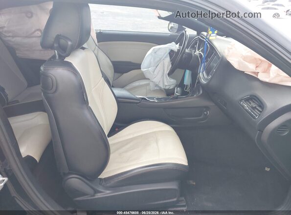 2C3CDZAG5GH349926 2016 DODGE CHALLENGER Black Front interior view