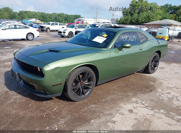 2C3CDZAG5JH297284 2018 DODGE CHALLENGER Зеленый Передняя левая четверть
