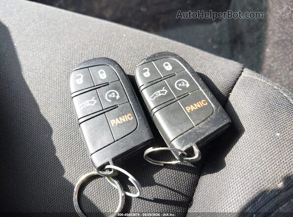 2C3CDZAG5JH297284 2018 DODGE CHALLENGER Зеленый Вид панели приборов