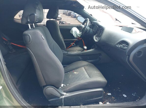 2C3CDZAG5JH333734 2018 DODGE CHALLENGER Green Widok wnętrza z przodu