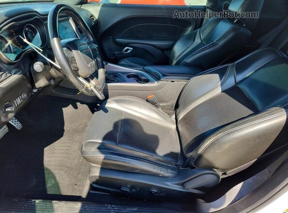 2C3CDZAG5KH759327 2019 DODGE CHALLENGER Белый Вид салона спереди