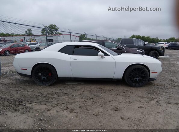 2C3CDZAG6GH200876 2016 DODGE CHALLENGER White Widok wnętrza z tyłu