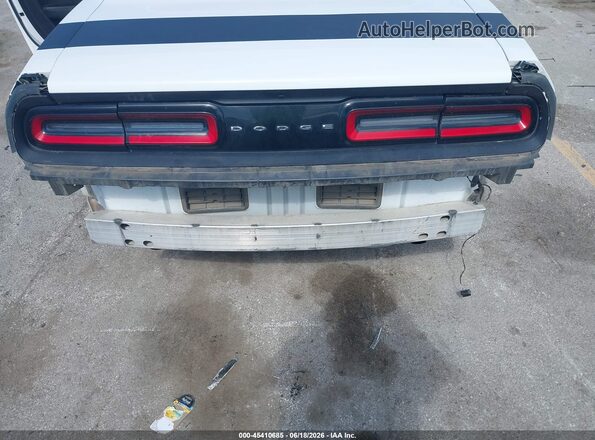 2C3CDZAG6HH629288 2017 DODGE CHALLENGER White Widok z przodu
