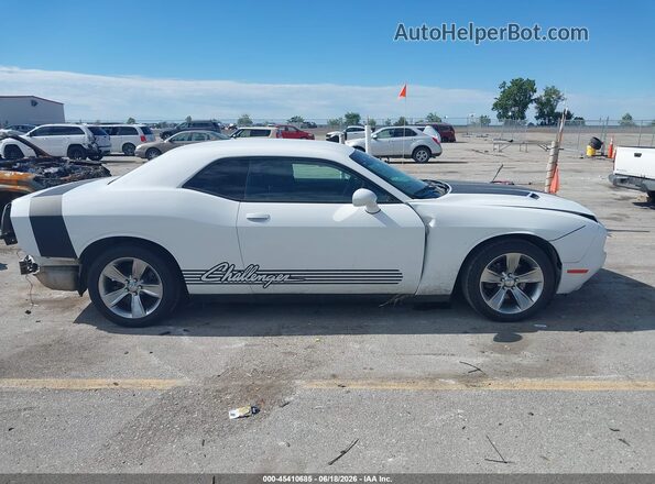 2C3CDZAG6HH629288 2017 DODGE CHALLENGER White Widok wnętrza 360 stopni